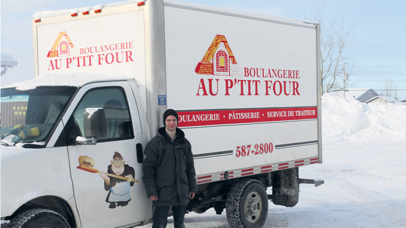 entrega de pan de panadería au ptit four en canadá