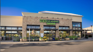 supermarket new seasons market in portland, usa